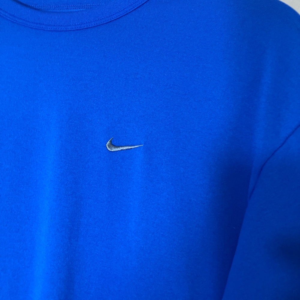 Nike Men's Blue Tee - Picture 3 of 11